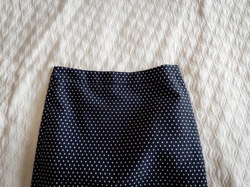 J.Crew No. 2 Pencil Skirt fully lined Cotton Blend Navy White Polka Dots Sz 4